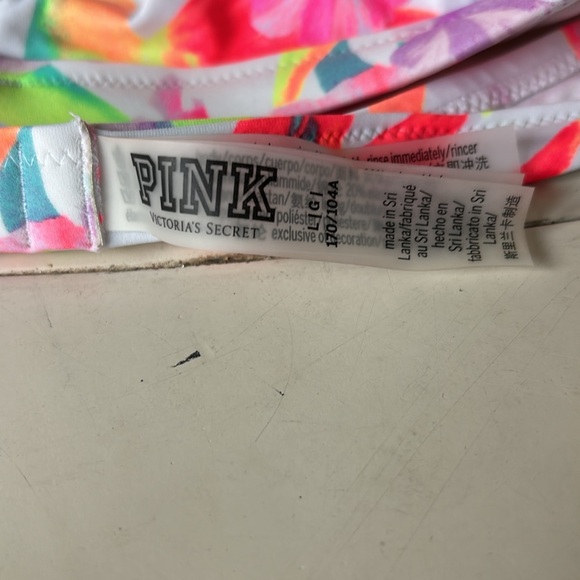 🥮💧Victoria's Secret Floral Bikini Top - Pink and Black - Picture 3 of 3